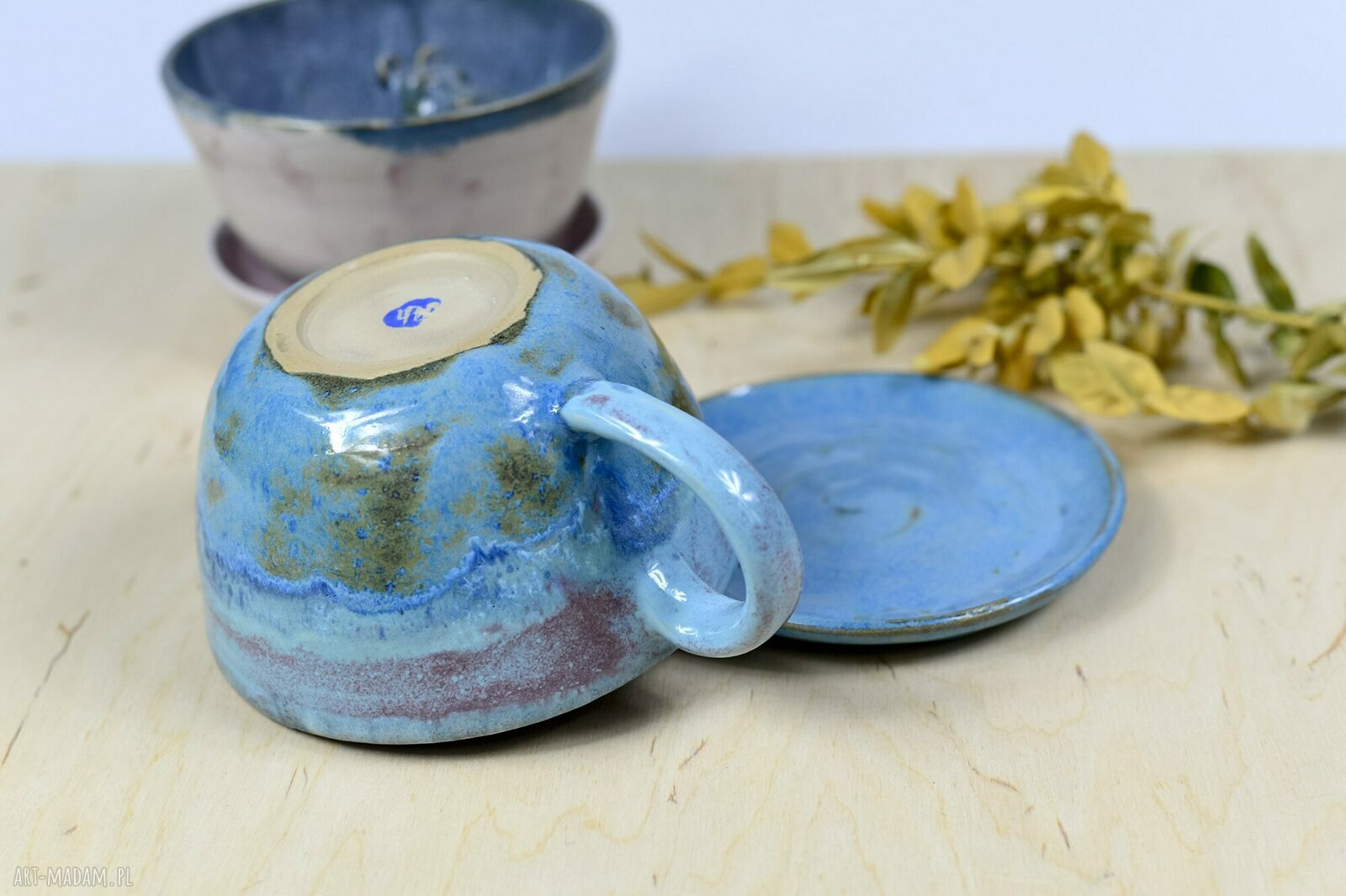 Ręcznie robiona ceramiczna filiżanka Azul Horse - bladoniebieska z talerzykiem