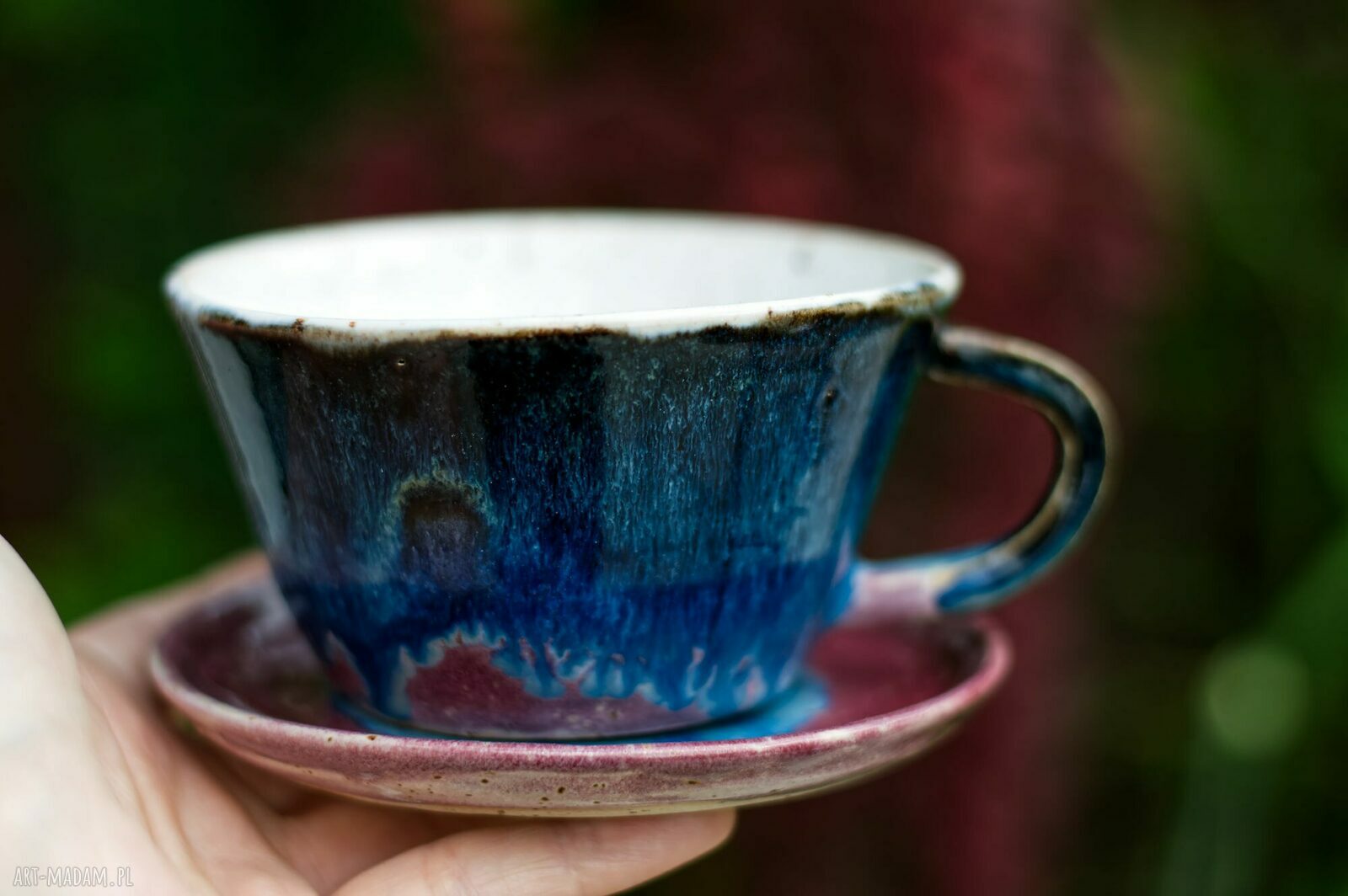 Ręcznie toczona ceramiczna filiżanka wrzosowo-niebieska 260 ml z talerzykiem