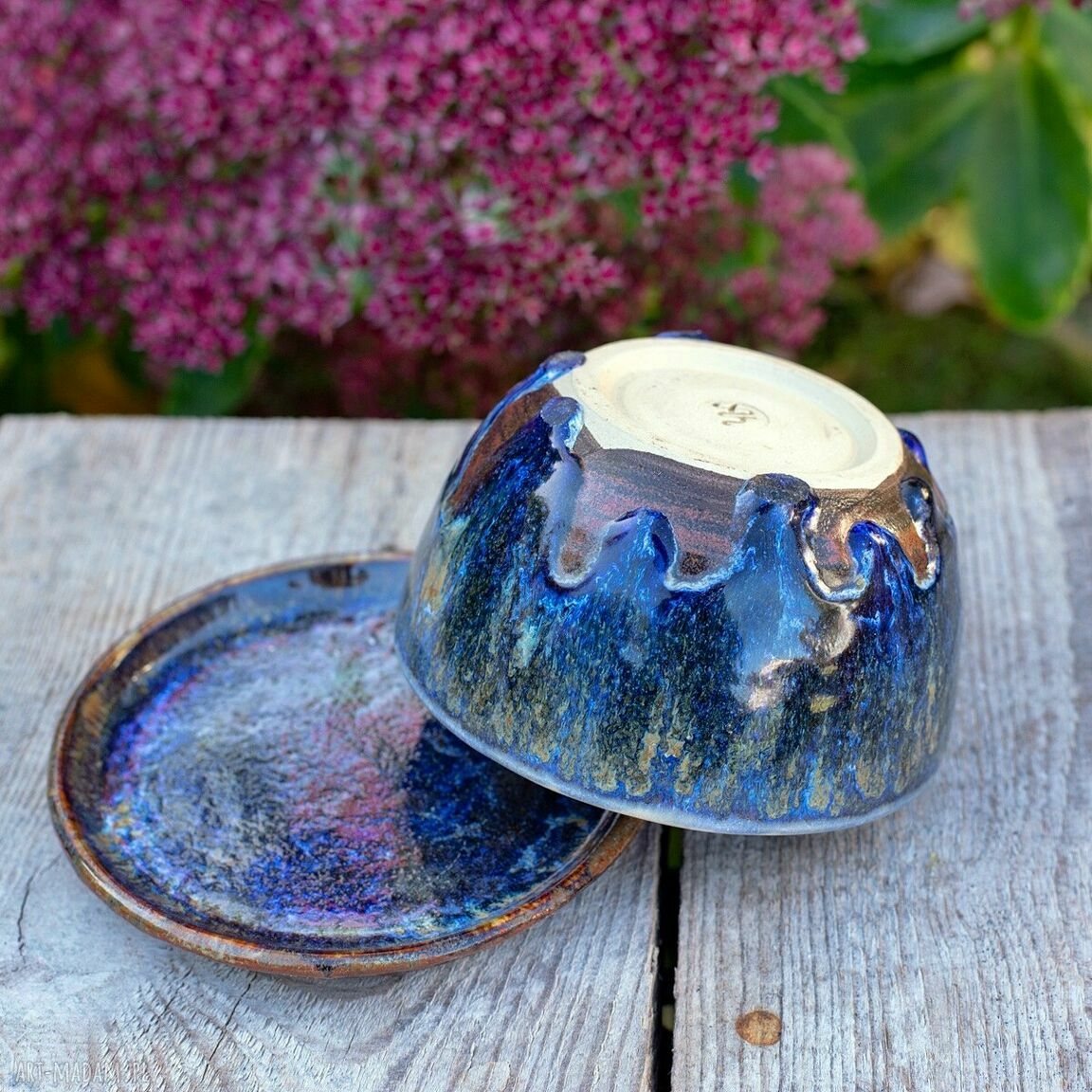 Ceramiczna filiżanka z figurką hipopotama - 250 ml (niebiesko-brązowa)