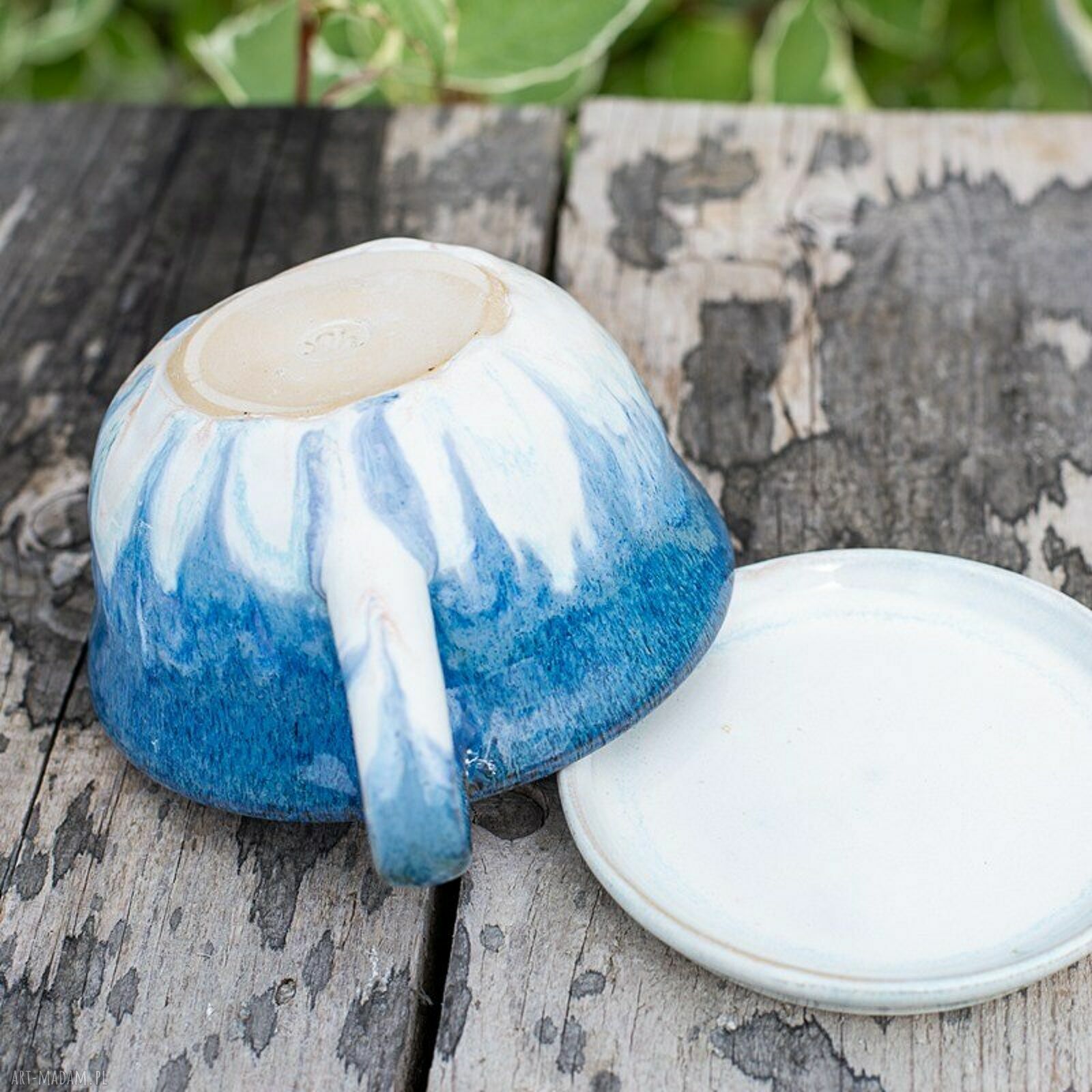 Ceramiczna filiżanka z figurką buldożka francuskiego - 350 ml