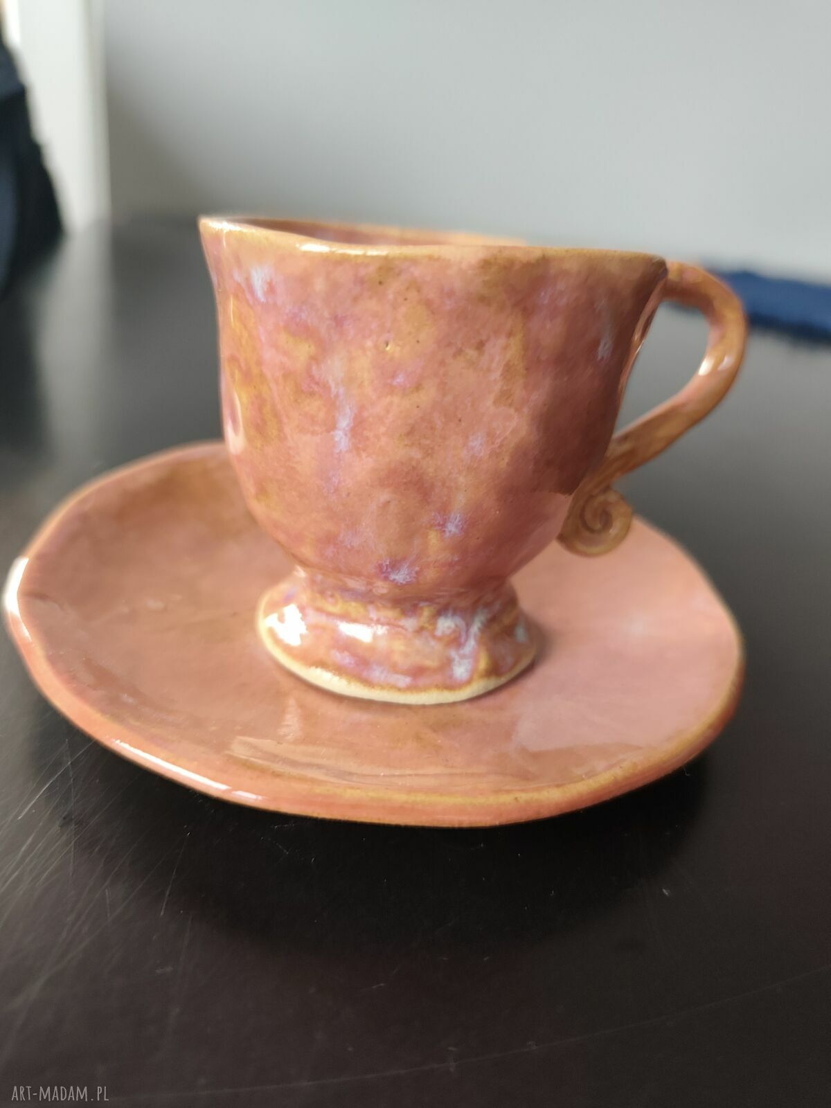 Filiżanka ceramiczna z talerzykiem - mała kawka i wyjątkowy prezent