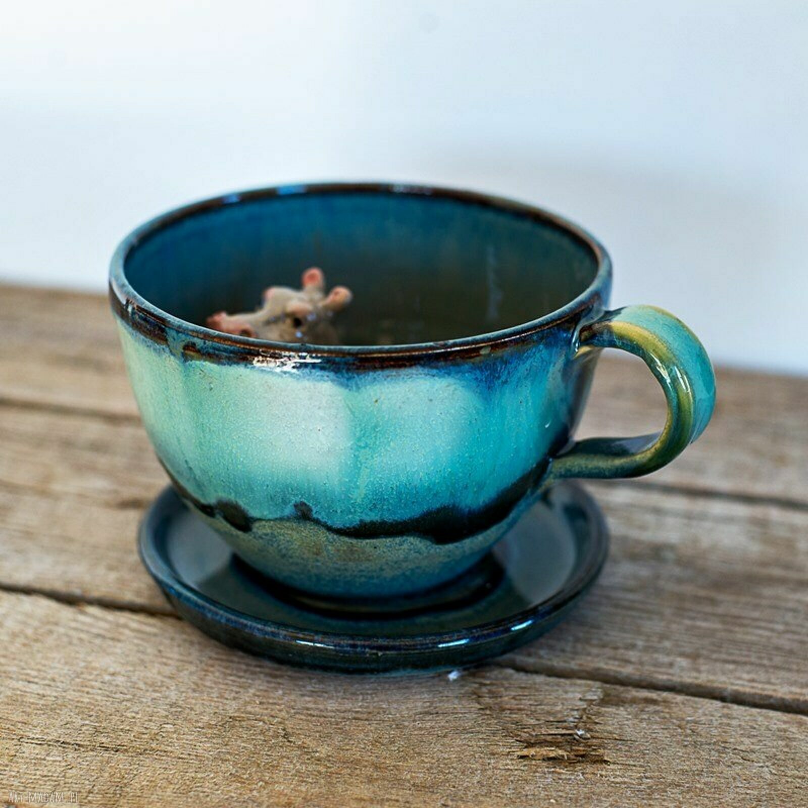 Ceramiczna filiżanka z figurką hipopotama "Burza morska" - 360 ml - prezent handmade