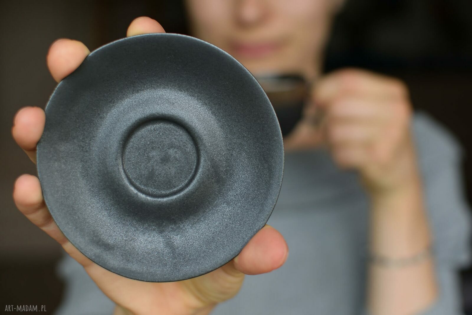 Ręcznie robiona filiżanka ceramiczna do espresso 75 ml Czerń i Złoto