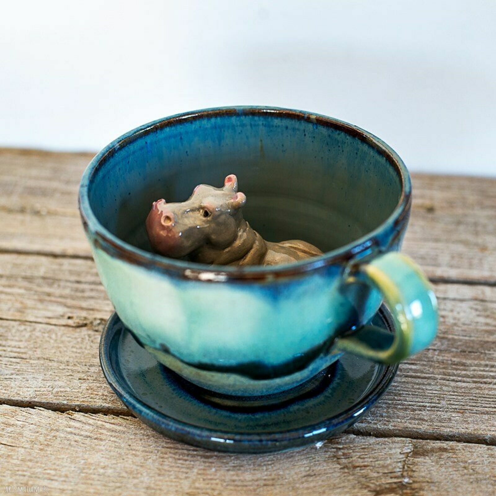 Ceramiczna filiżanka z figurką hipopotama "Burza morska" - 360 ml - prezent handmade