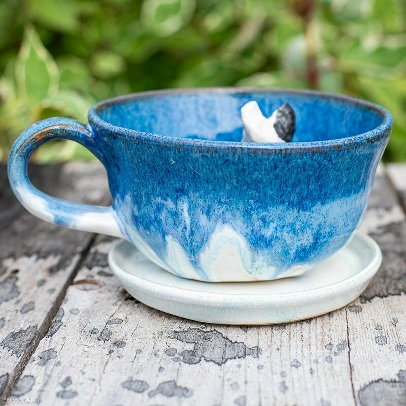 Ceramiczna filiżanka z figurką buldożka francuskiego - 350 ml