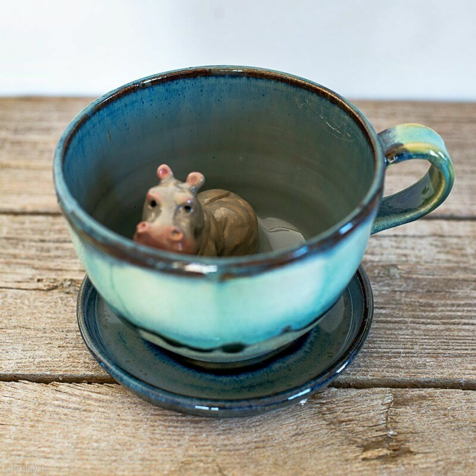 Ceramiczna filiżanka z figurką hipopotama "Burza morska" - 360 ml - prezent handmade