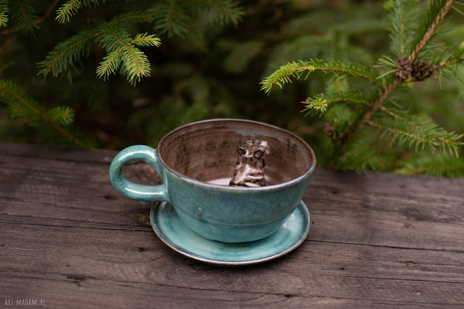 Ceramiczna filiżanka Hipopotam - turkusowa 340 ml w zestawie z talerzykiem