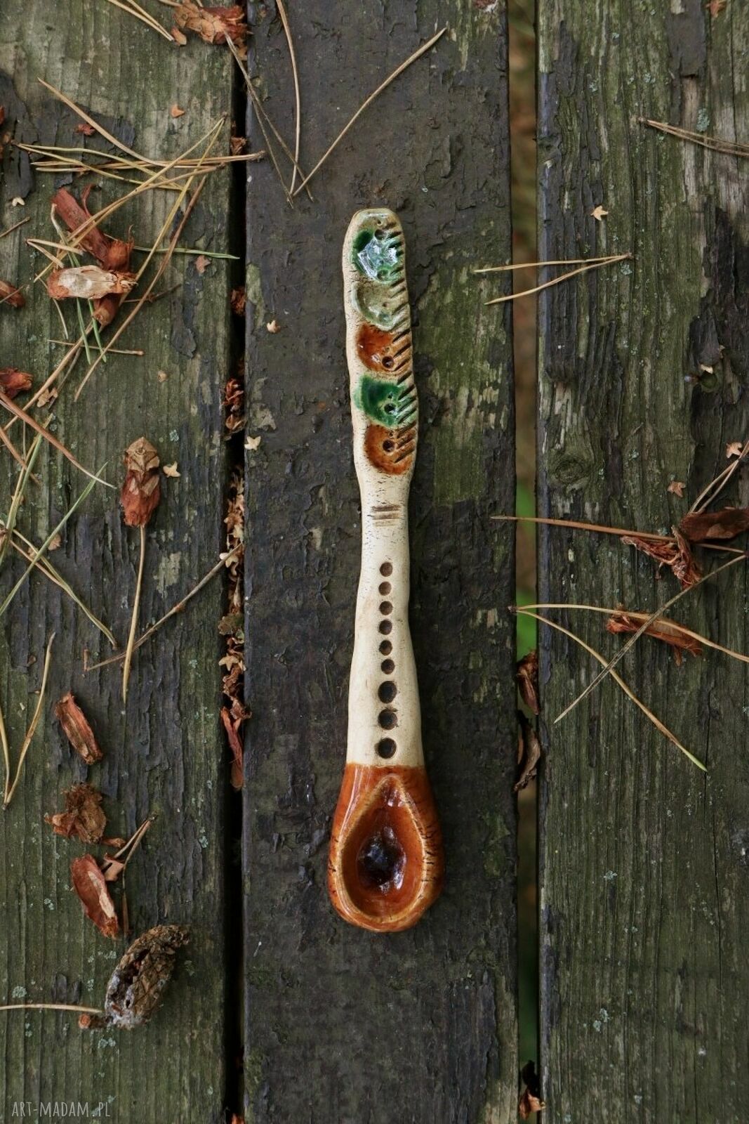 Ceramiczna łyżka z jasnej gliny - ręcznie robiona do kuchni
