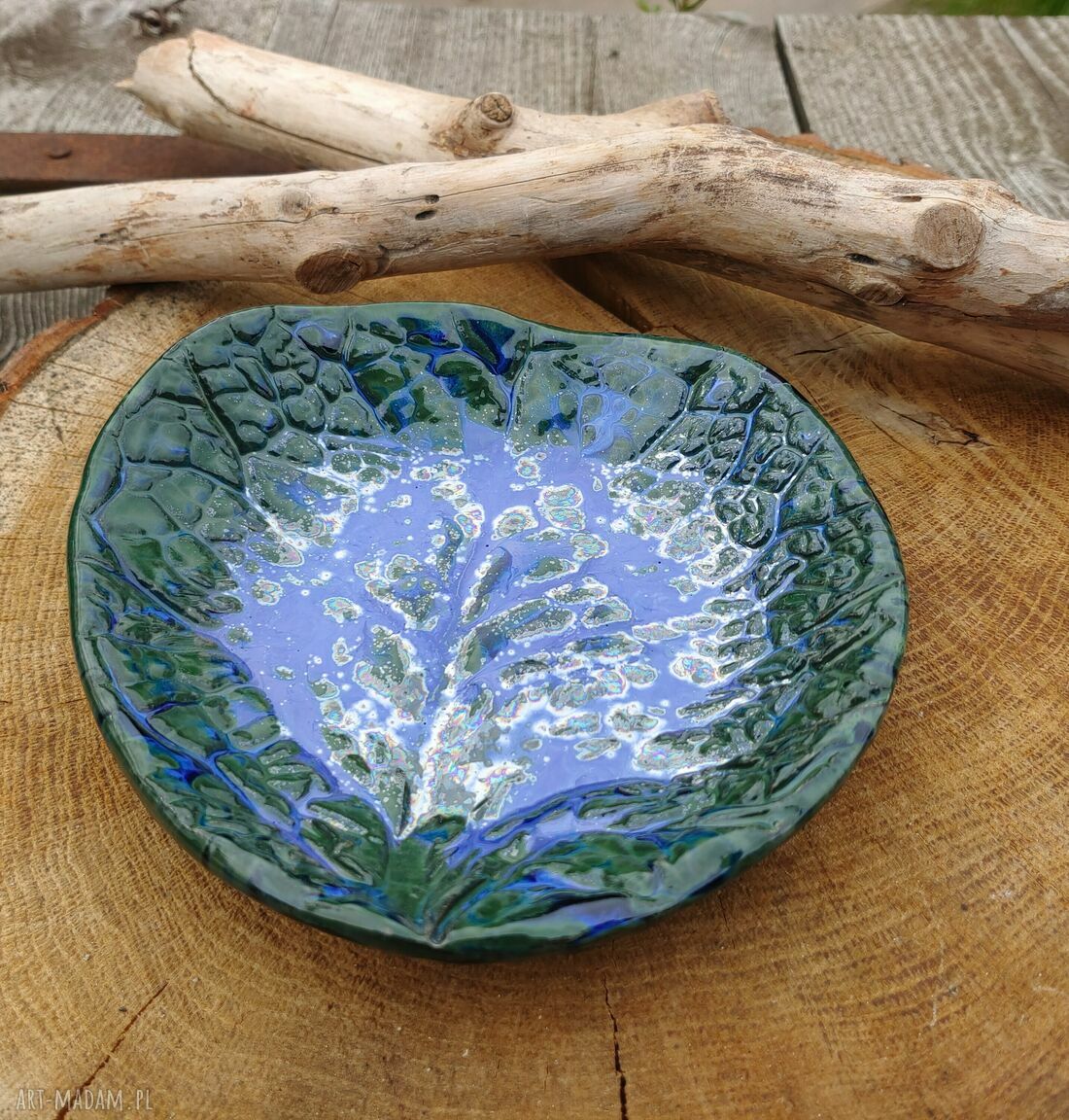 Ceramiczna misa na przekąski z kamionki w formie liścia kapusty