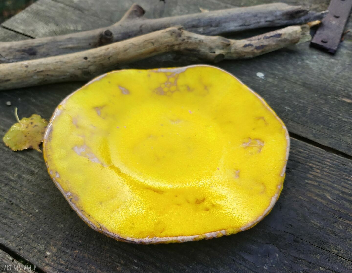 Ceramiczna misa z koronką c794 - rękodzieło na owoce i dekorację stołu