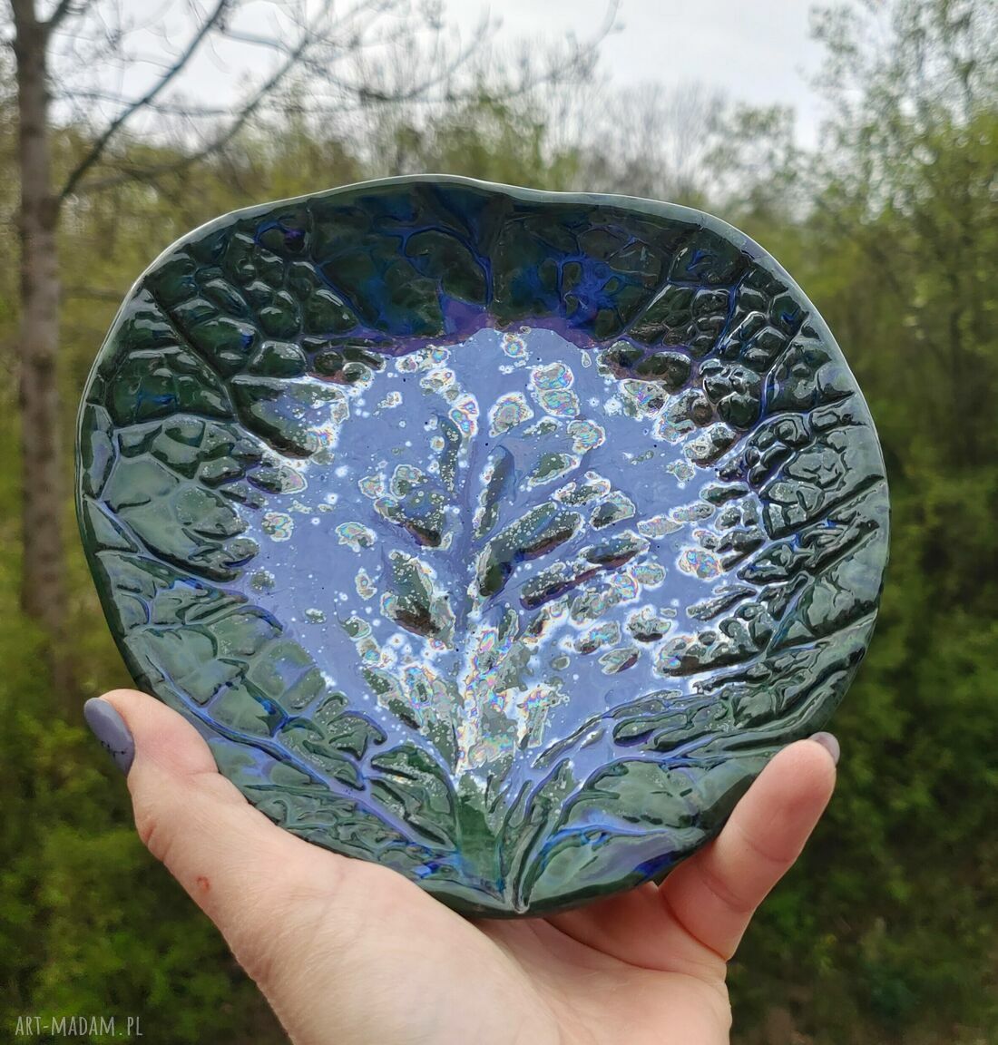 Ceramiczna misa na przekąski z kamionki w formie liścia kapusty