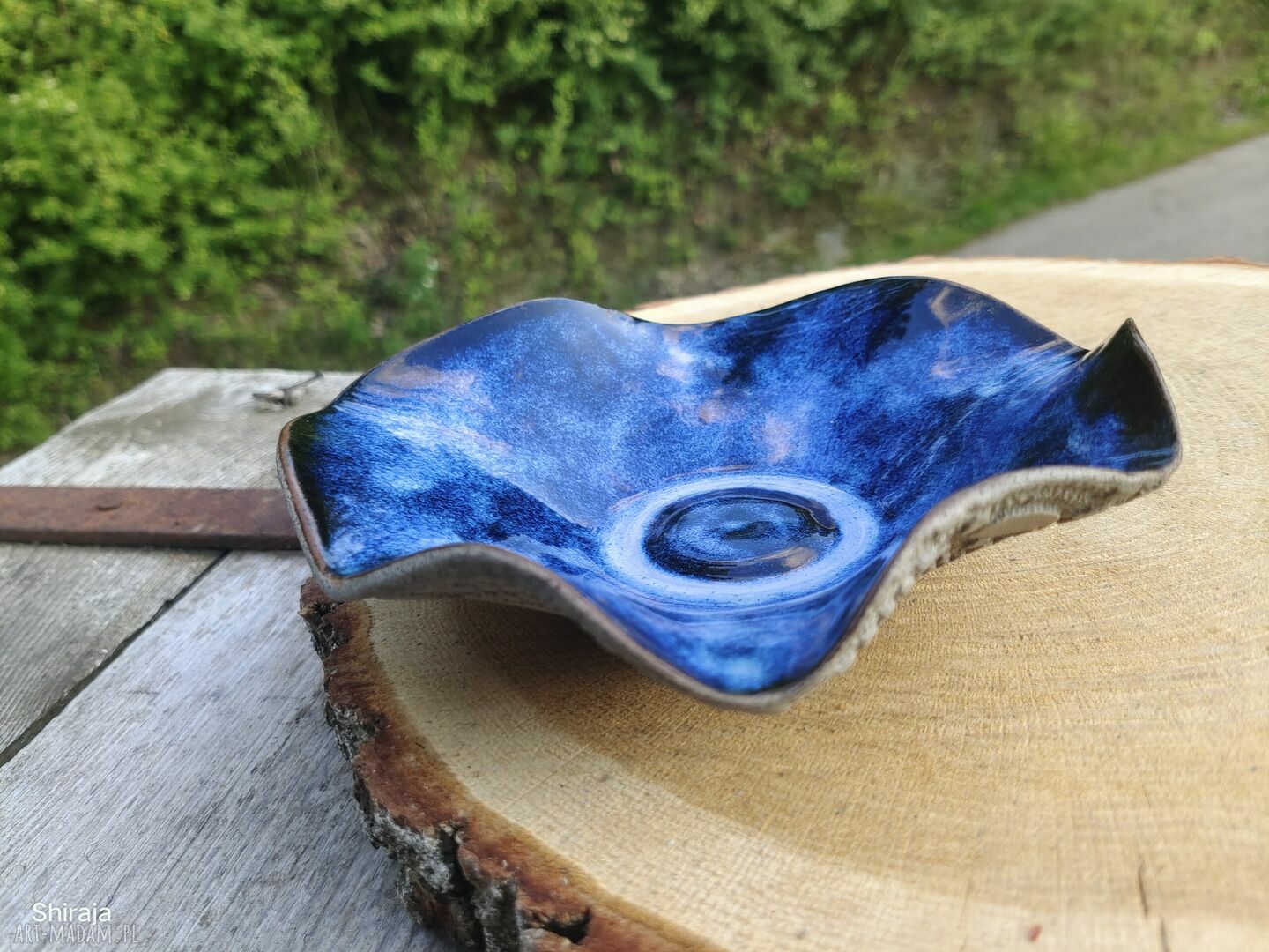 Ceramiczna misa c495 - kamionka z koronką i szkliwem głębokiego indygo