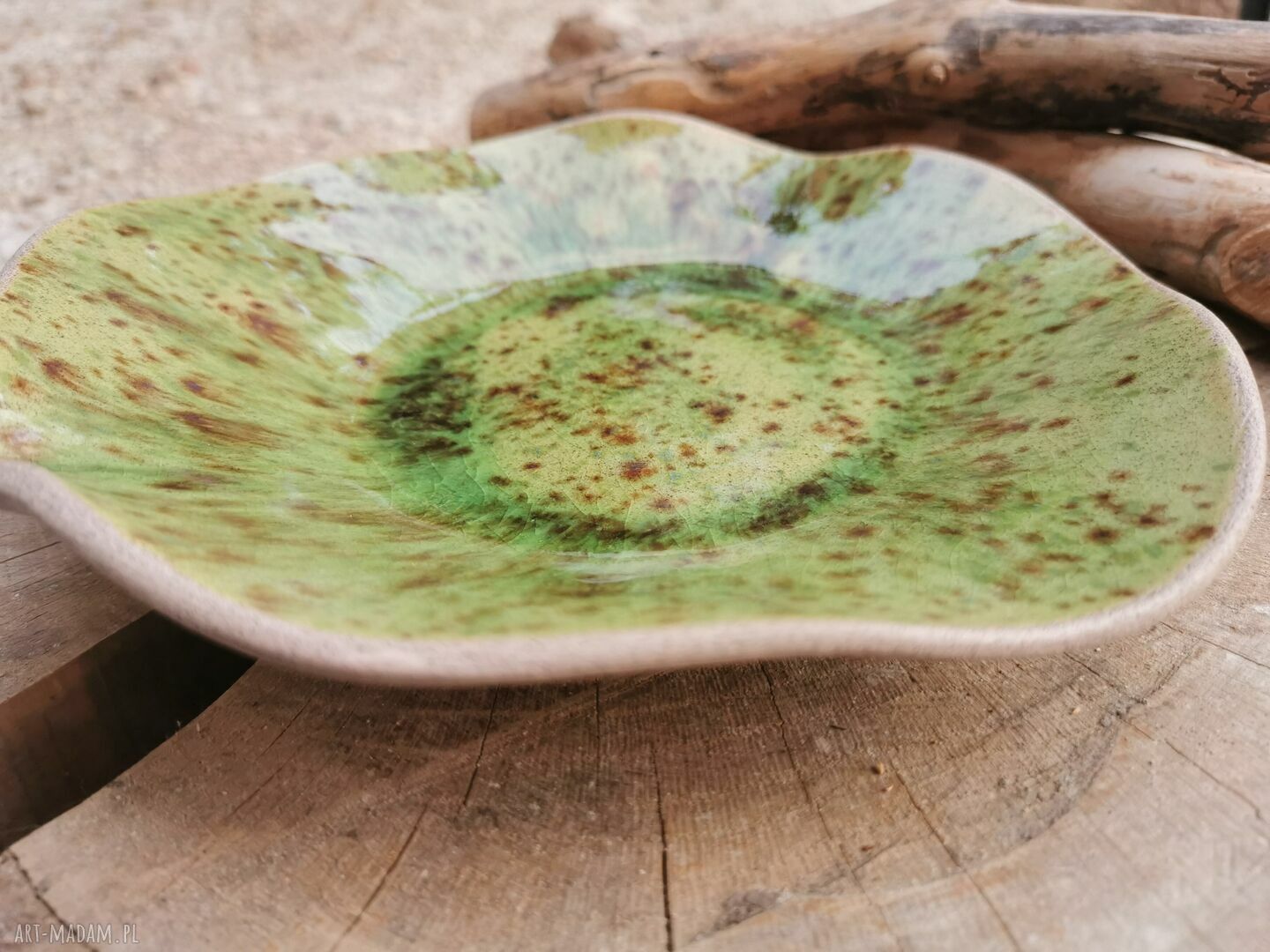 Ceramiczna misa Shiraja c259 - ręcznie wykonana z zielonym szkliwem