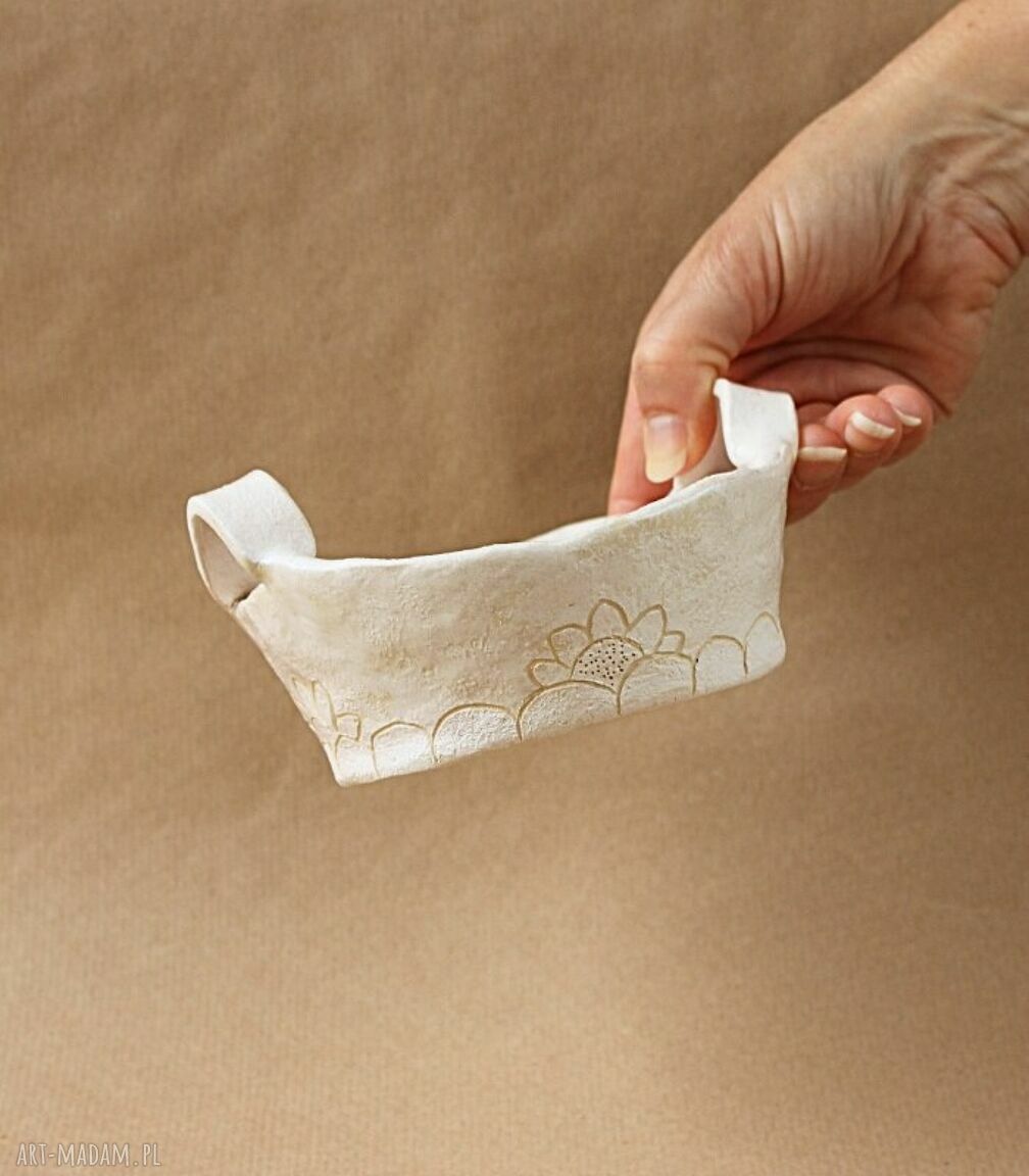 Ceramiczna miseczka z sgraffito - ręcznie lepiona kość słoniowa