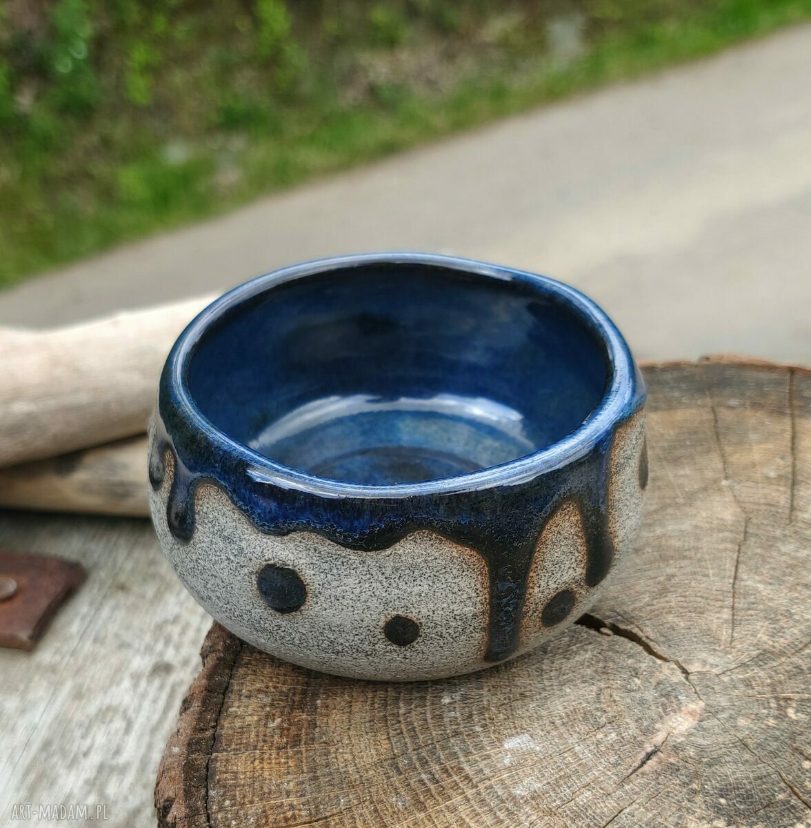 Kamionkowa ceramiczna miseczka (c511) na dipy i przekąski - ciemno niebieskie szkliwo