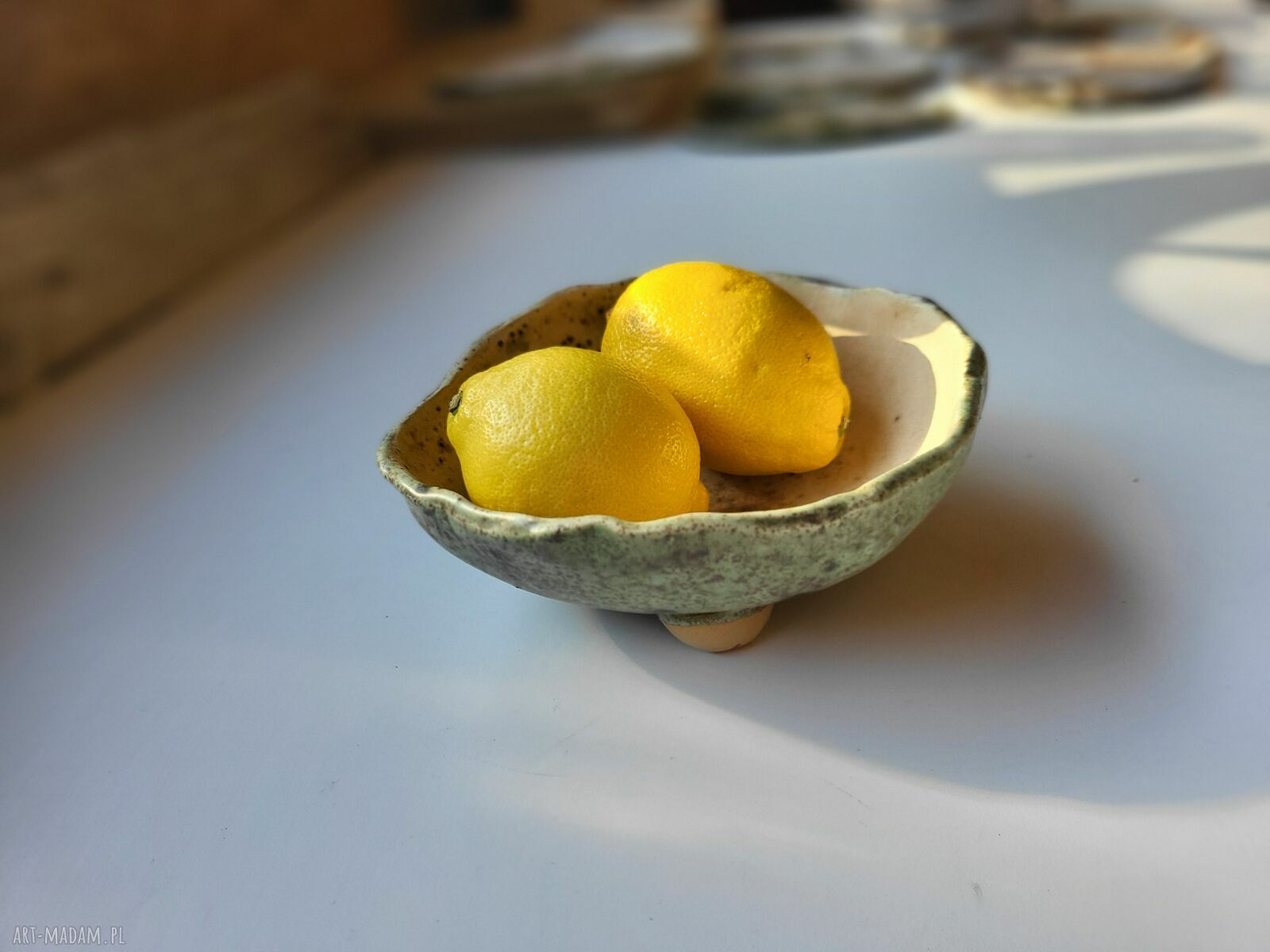 Ceramiczna miseczka na 3 nóżkach - turkusowo-beżowa, handmade