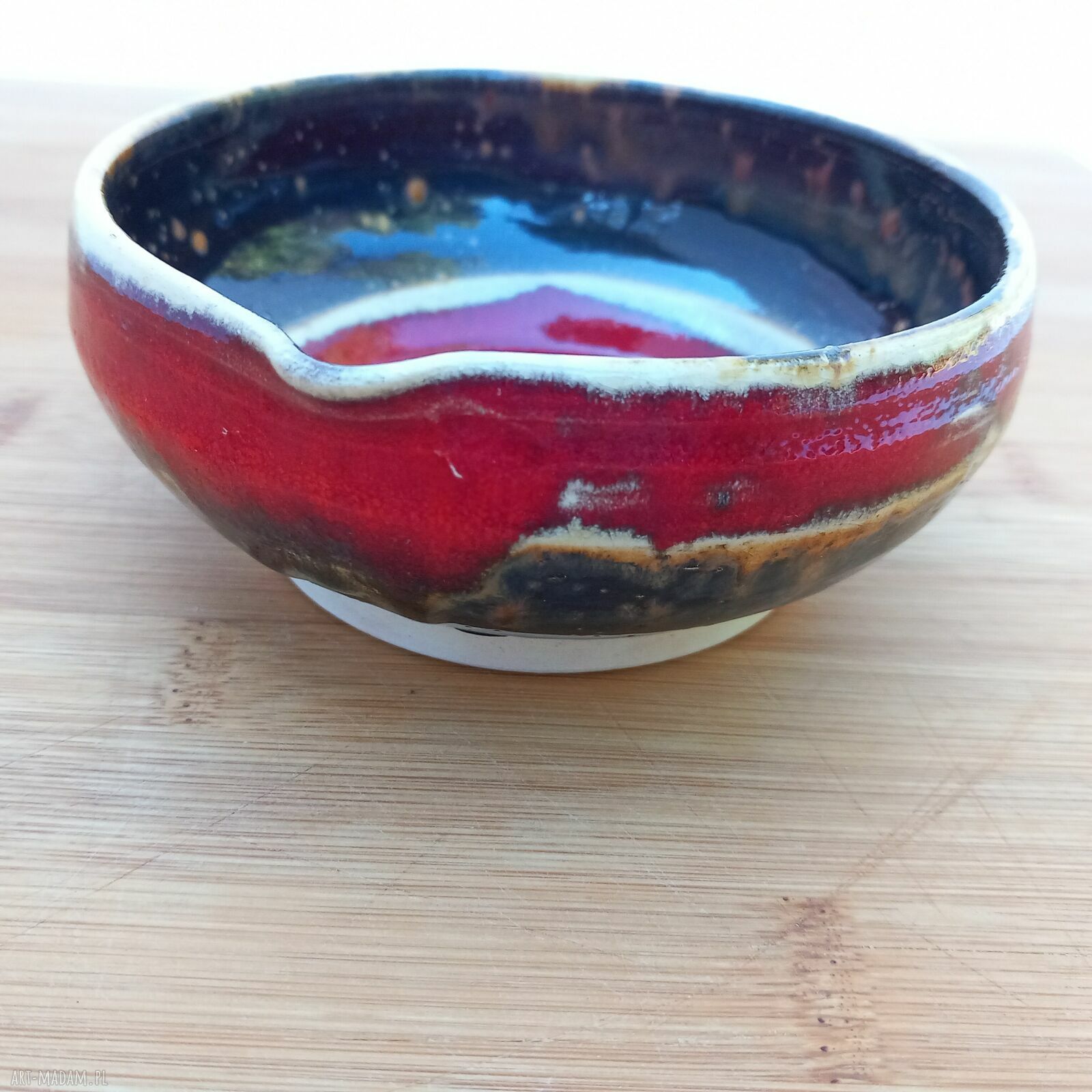 Ceramiczna miseczka spożywcza „MałaMi” - rękodzieło z jasnej gliny