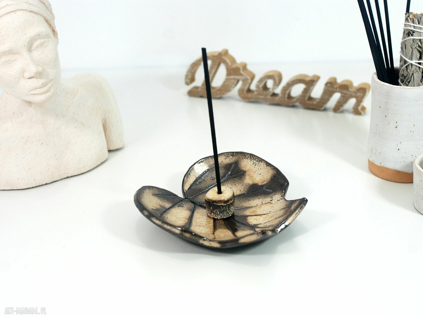 Ceramiczna miseczka liść - podstawka na kadzidło, palo santo i świeczkę