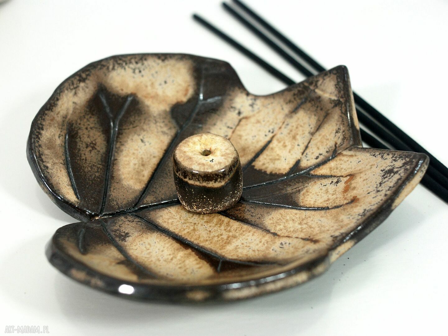 Ceramiczna miseczka liść - podstawka na kadzidło, palo santo i świeczkę