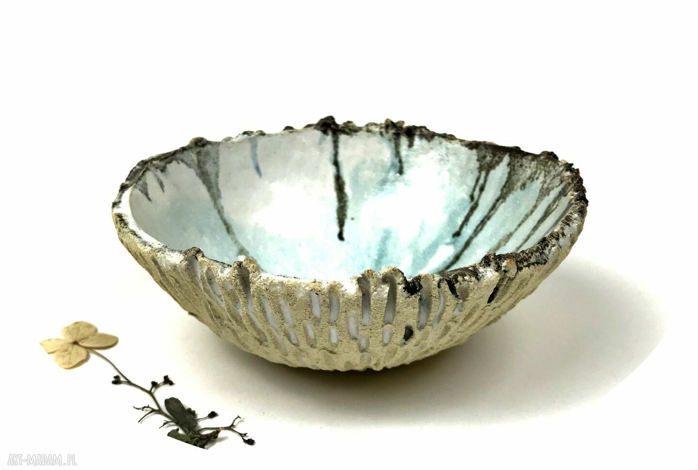 Ceramiczna miska „Lodowiec” - morski klimat z jasnej gliny (handmade)