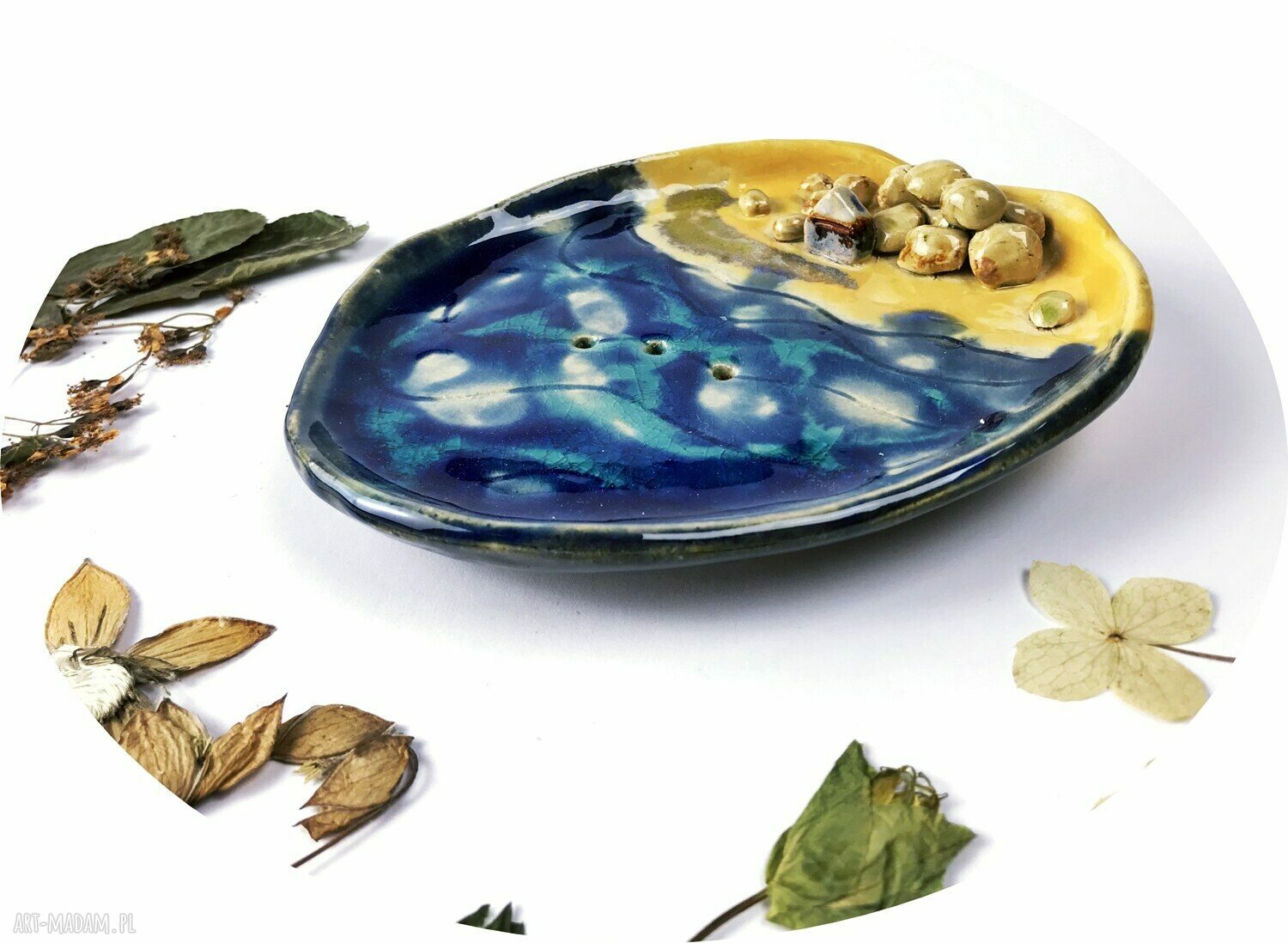 Ceramiczna mydelniczka „Domek na plaży” - rękodzieło z gliny do Twojej łazienki