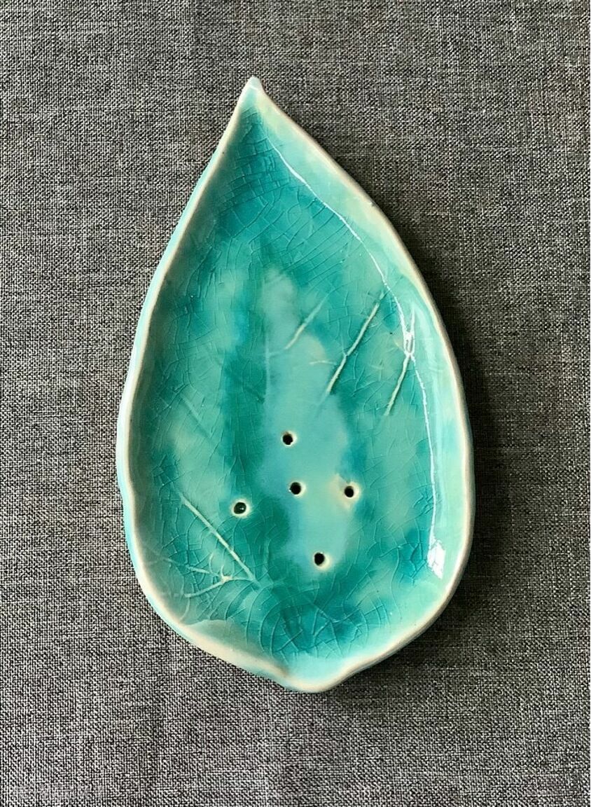 Ceramiczna mydelniczka „Liść” w zieleni - ręcznie robiona ceramika