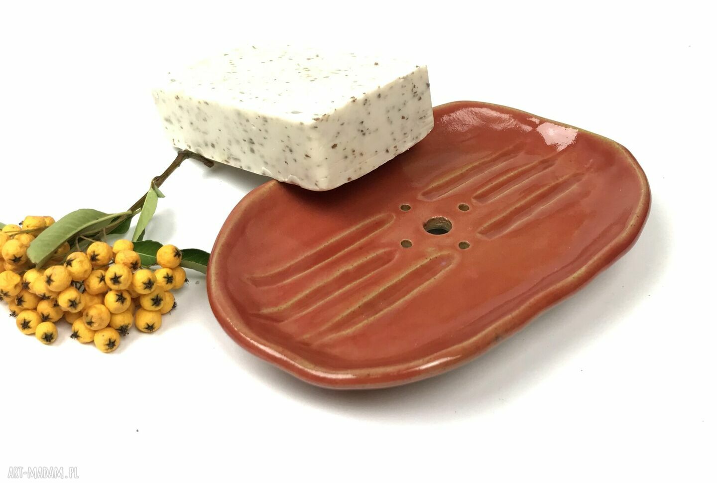 Mydelniczka ceramiczna „Red” - ręcznie robiona, z odpływem