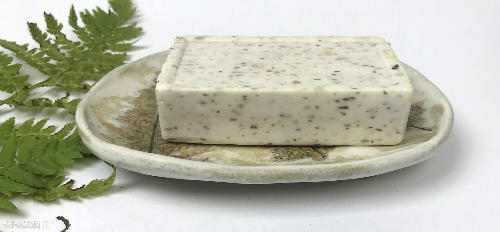 Ceramiczna mydelniczka „3 paprotki” - ręcznie robiona dekoracja do Twojej łazienki