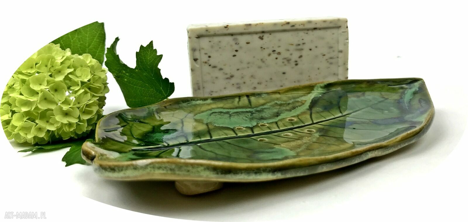 Ceramiczna mydelniczka „Liść” - rękodzieło z gliny w odcieniach zieleni i turkusu