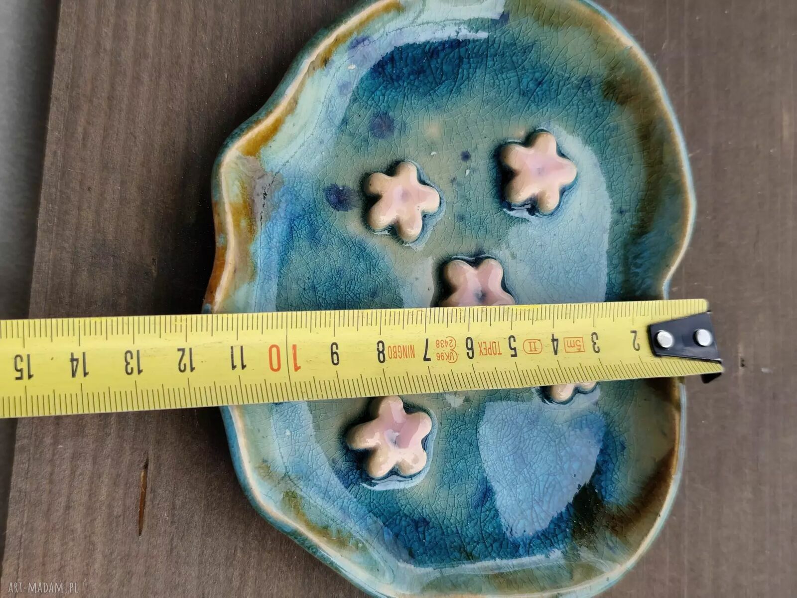 Ręcznie robiona mydelniczka ceramiczna Staw z kwiatkami