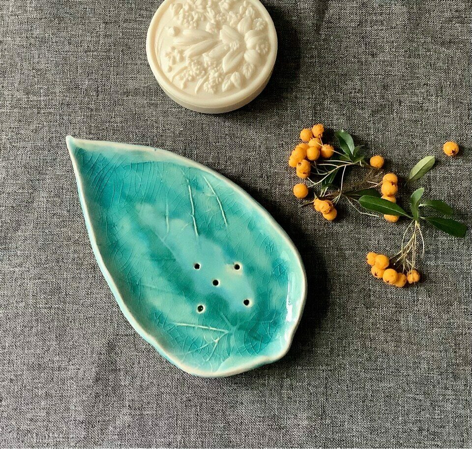 Ceramiczna mydelniczka „Liść” w zieleni - ręcznie robiona ceramika