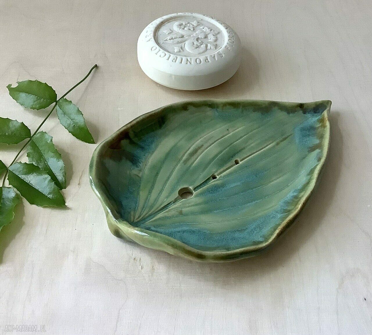 Ceramiczna mydelniczka „FUNKIA” - turkus i zieleń z odpływem wody