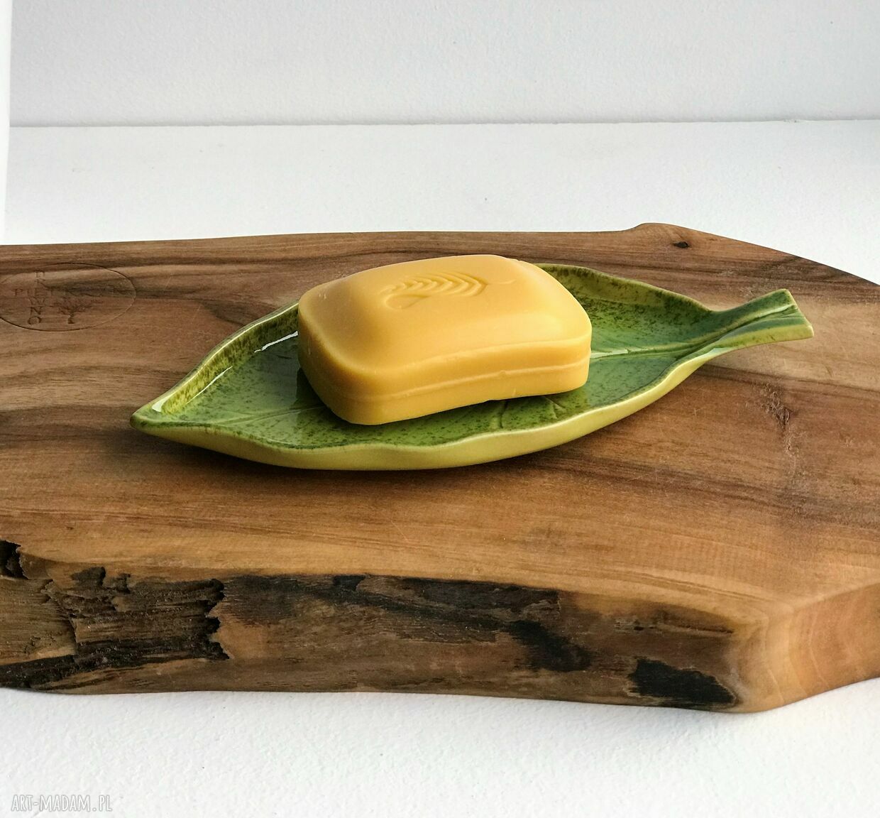 Mydelniczka ceramiczna Liść - handmade do mydła w kostce