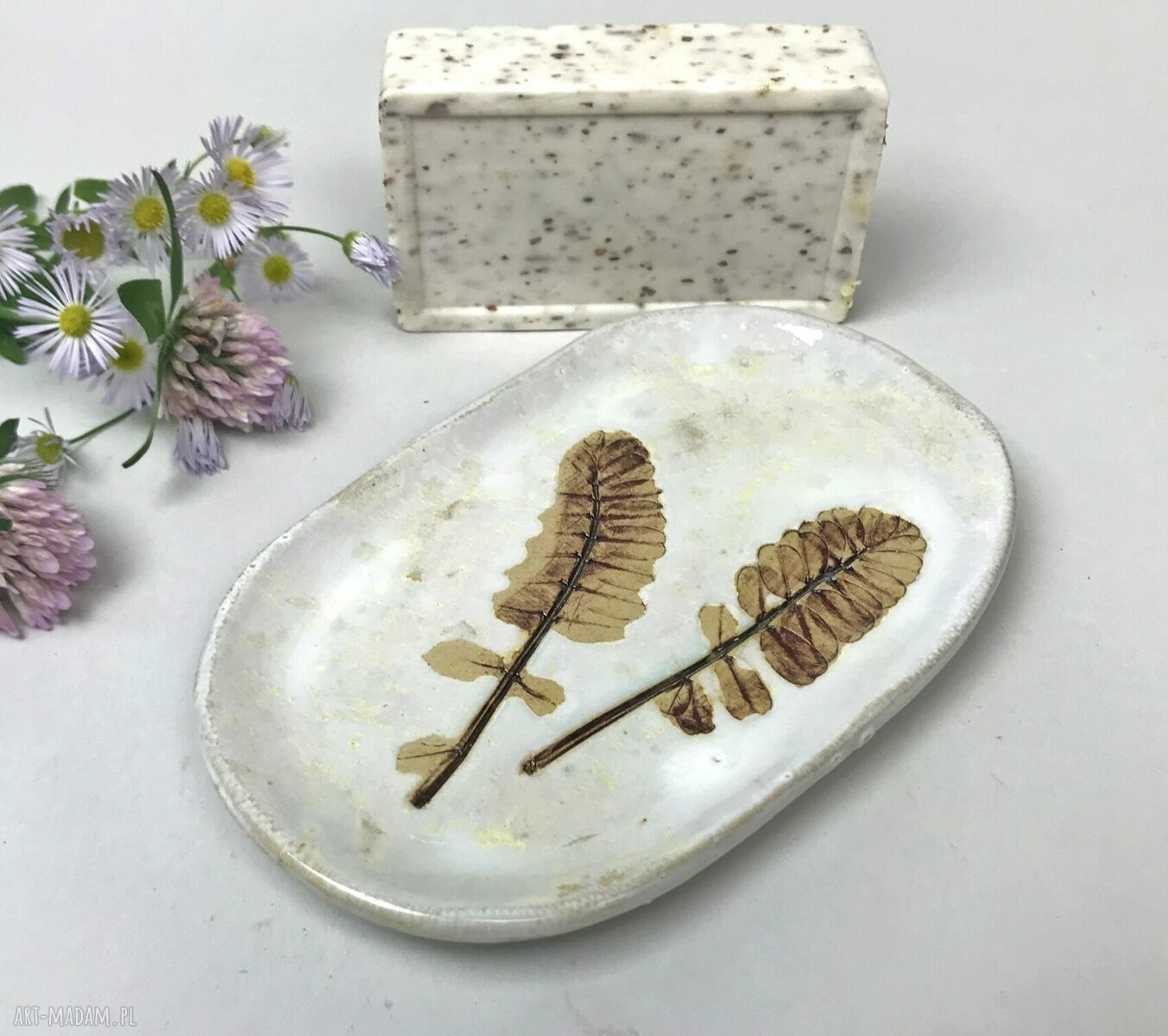 Ceramiczna mydelniczka ręcznie robiona "Bliźniaki" - zdobiona liśćmi