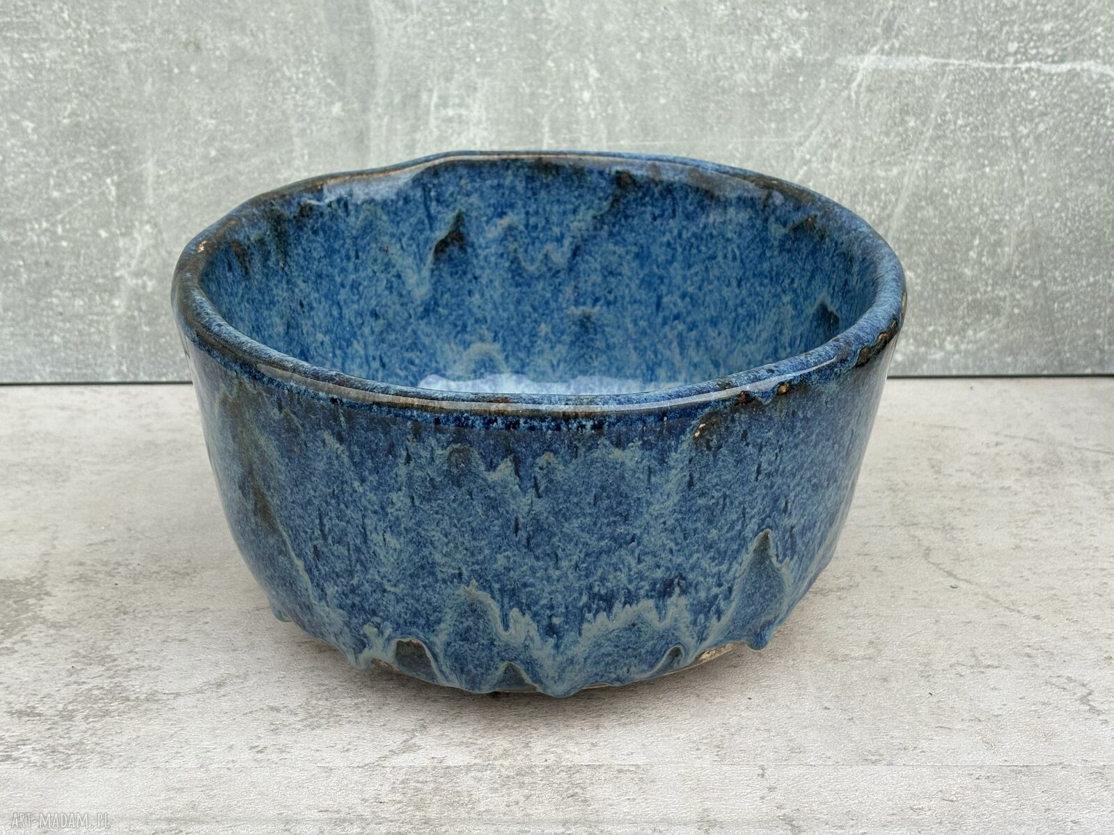 Niebieska ceramiczna umywalka nablatowa w stylu Boho - ręcznie szkliwiona misa