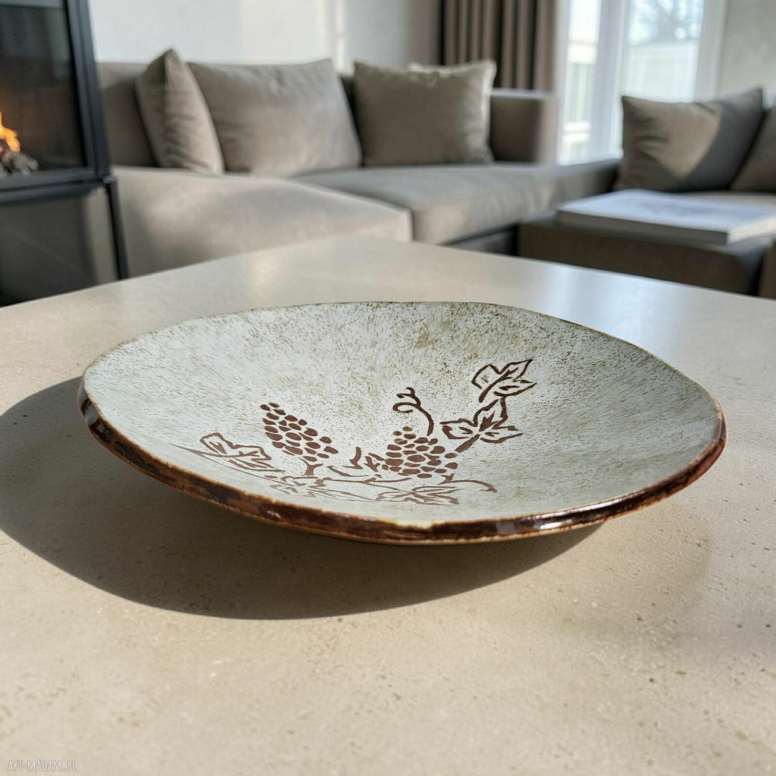 Ręcznie robiona ceramiczna patera z winoroślą - 30 cm