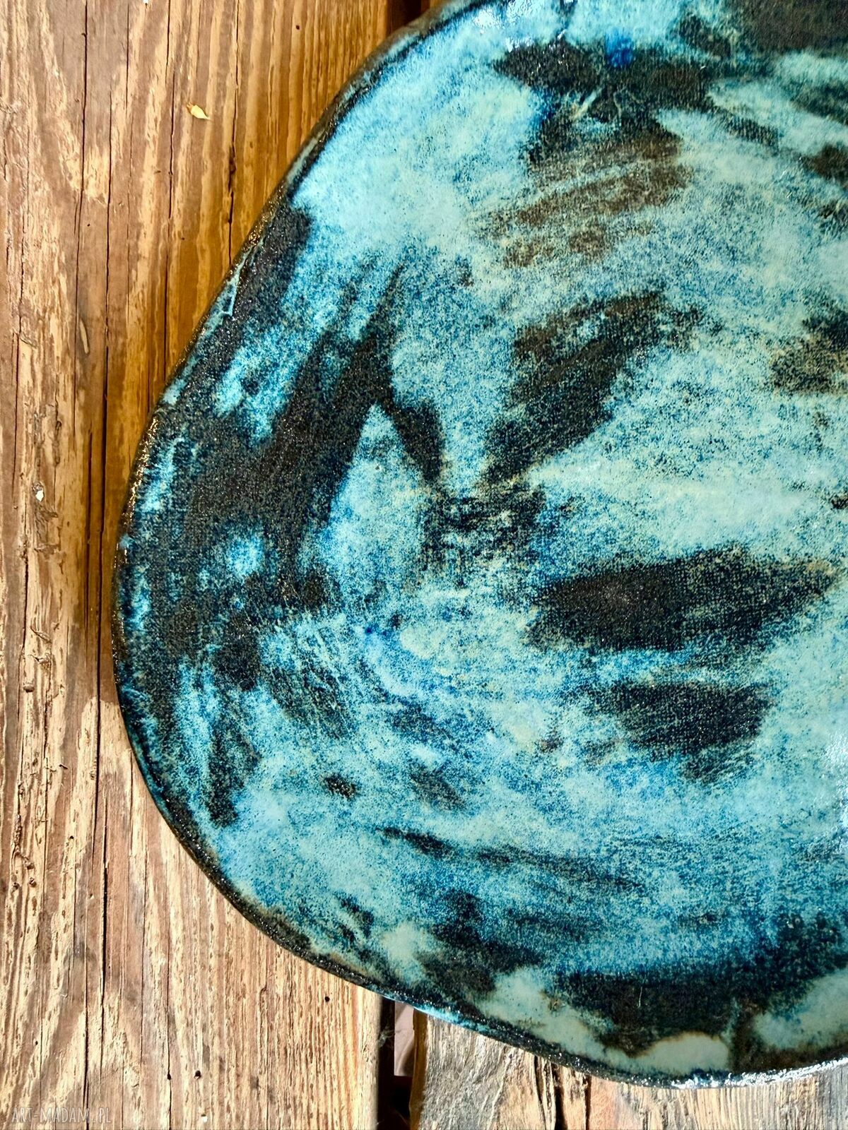 Patera ceramiczna handmade z czarnej gliny - granatowy połysk i 27 cm średnicy