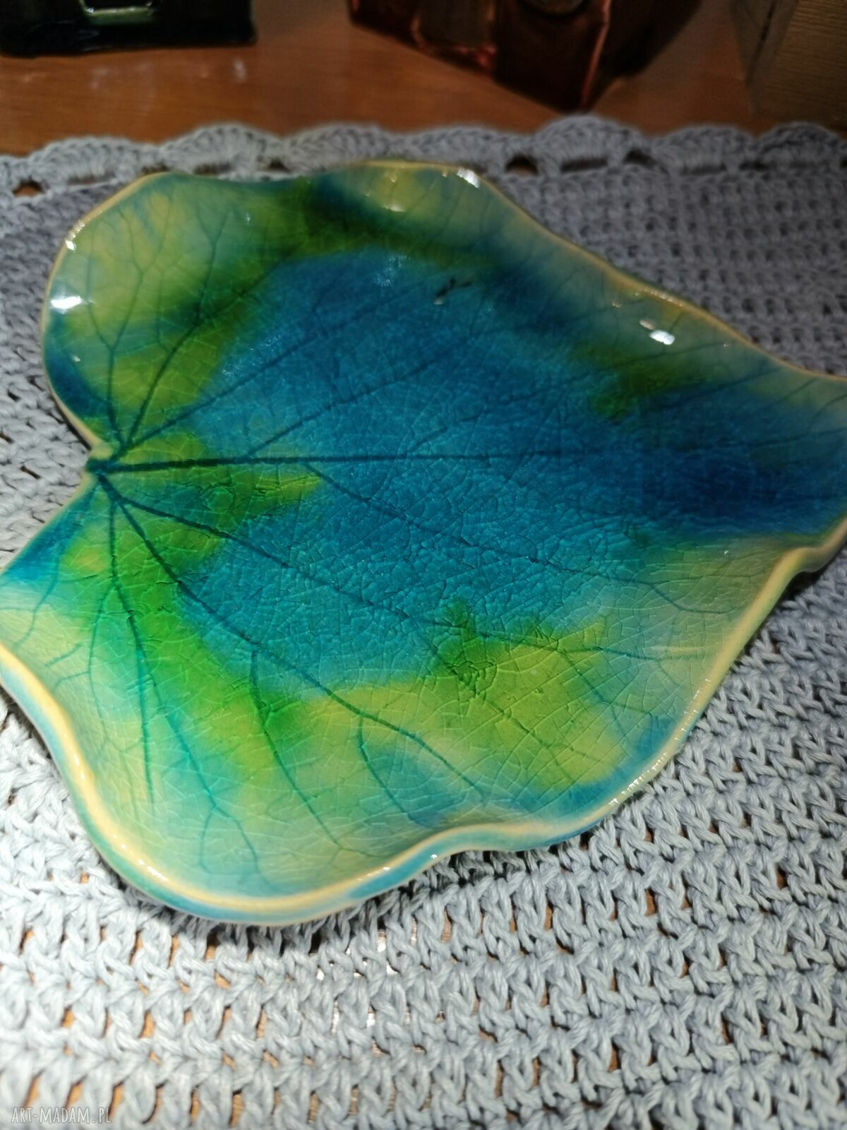 Ręcznie robiona patera ceramiczna na Boże Narodzenie 18x18 cm w zieleni i turkusie