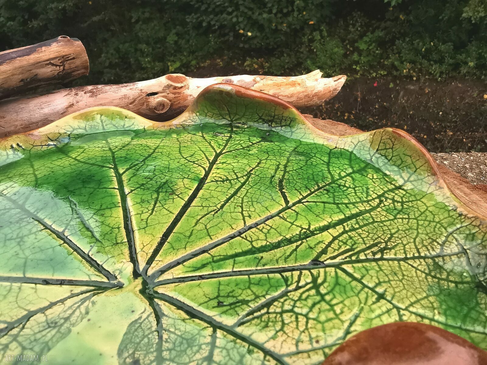 Ceramiczna patera z prawdziwym liściem (c333)
