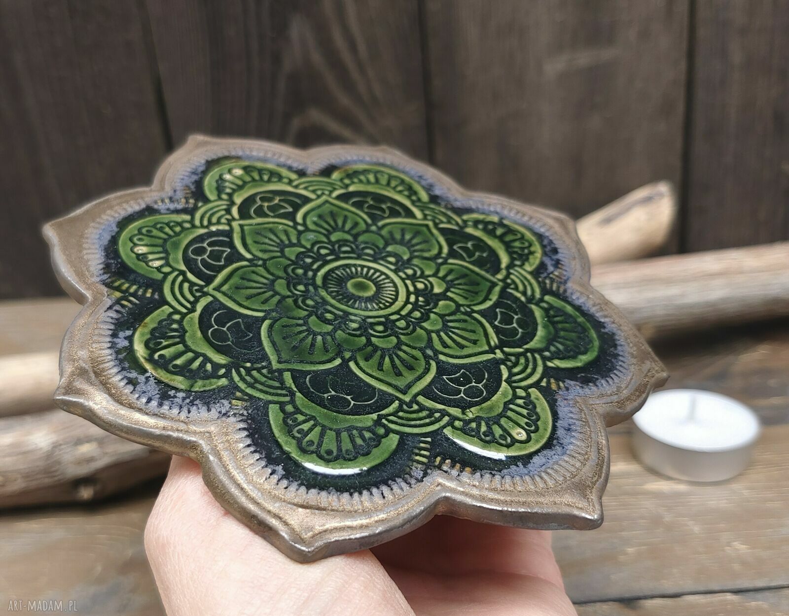 Ceramiczna podstawka na świecę mandala (c908) - butelkowa zieleń i stare złoto