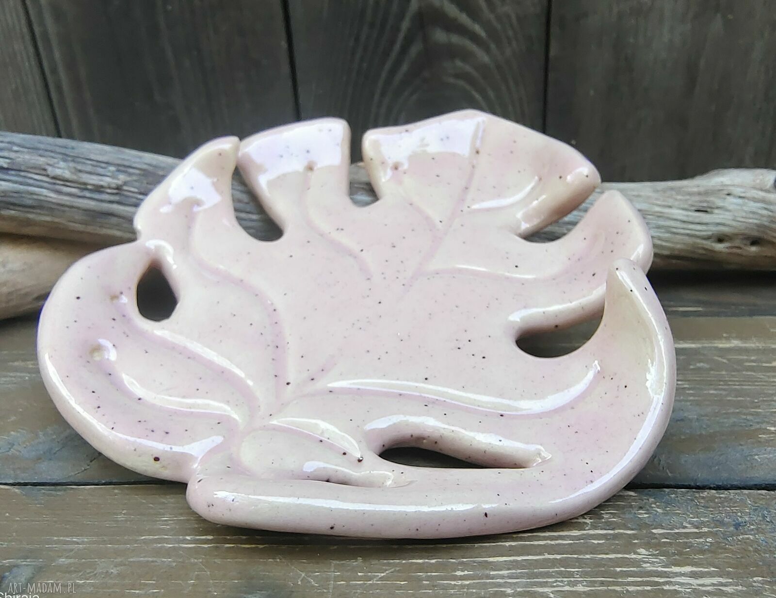 Ceramiczna podstawka - monsterka c863 w kształcie liścia monstery