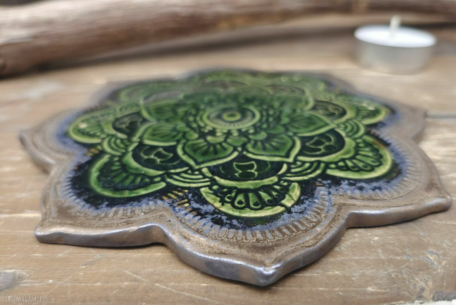 Ceramiczna podstawka na świecę mandala (c908) - butelkowa zieleń i stare złoto