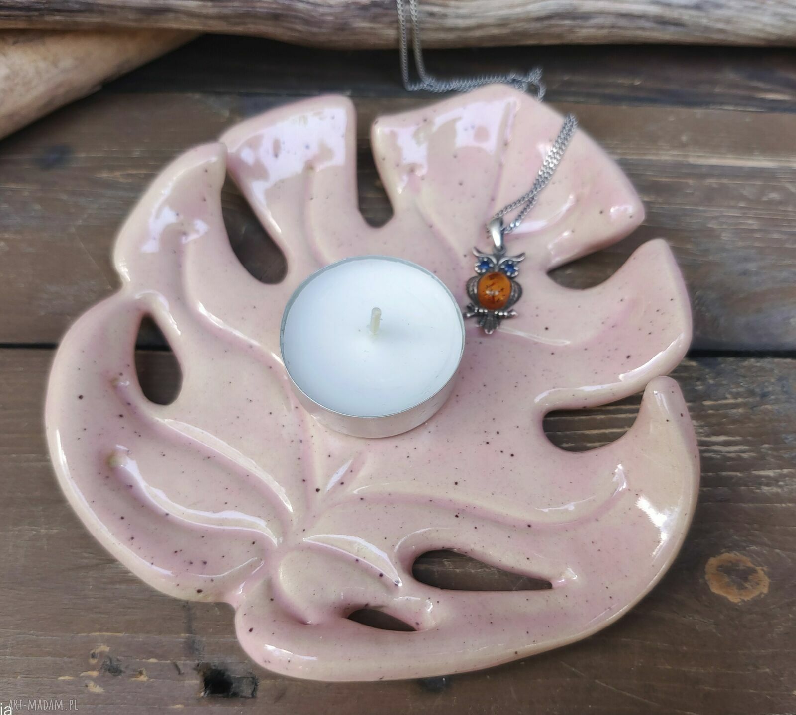 Ceramiczna podstawka - monsterka c863 w kształcie liścia monstery
