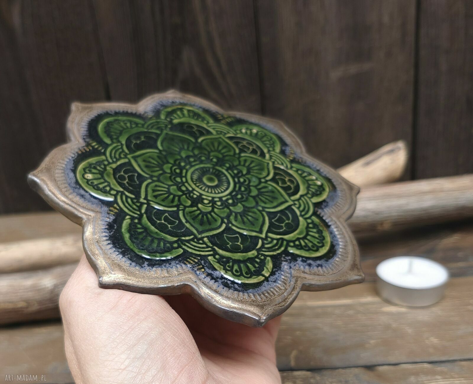 Ceramiczna podstawka na świecę mandala (c908) - butelkowa zieleń i stare złoto
