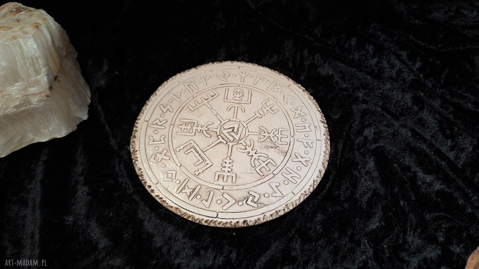 Kompas Wikinga Vegvísir ceramiczna podstawka z Valknutem i runami Futhark