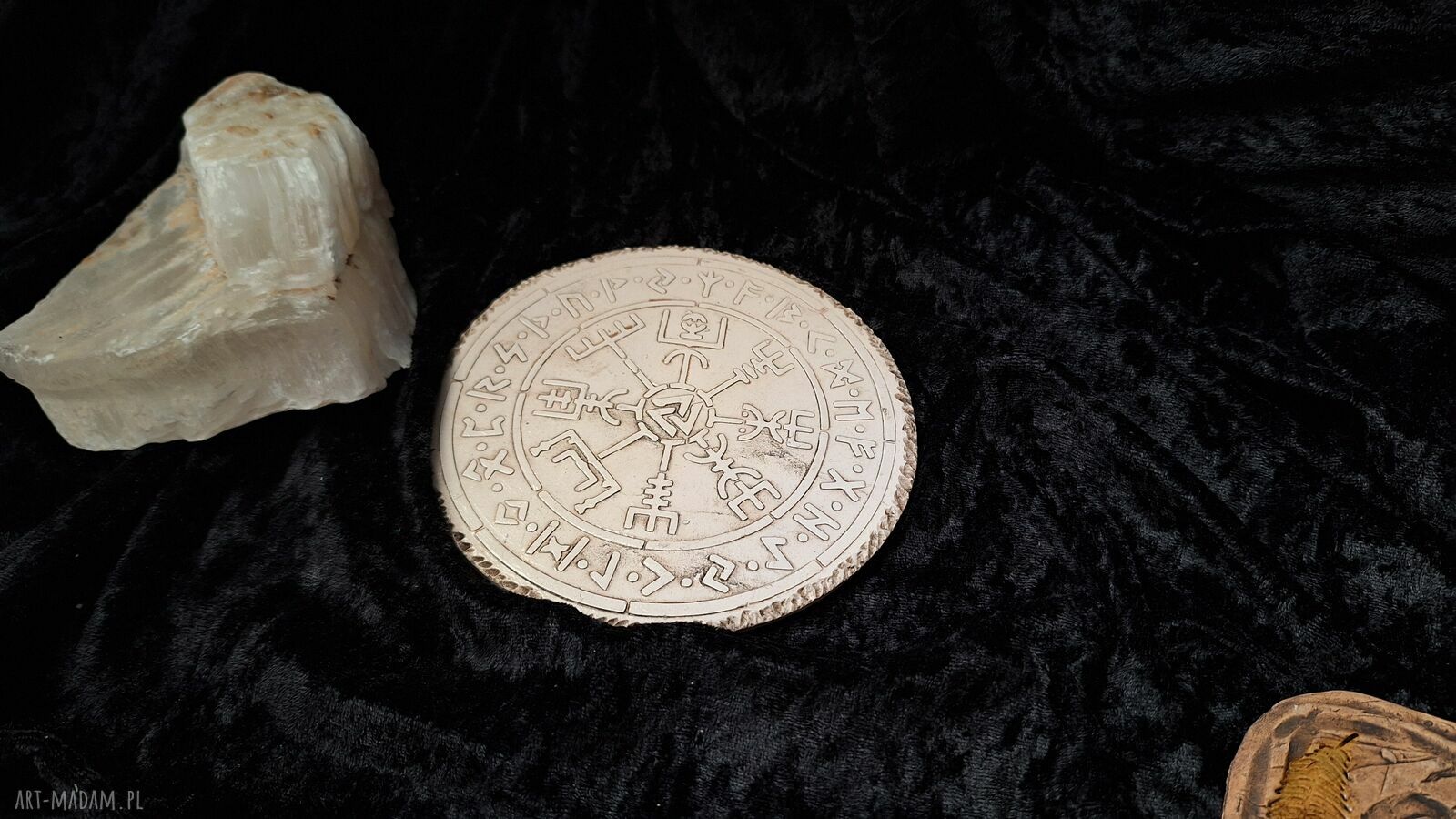 Kompas Wikinga Vegvísir ceramiczna podstawka z Valknutem i runami Futhark