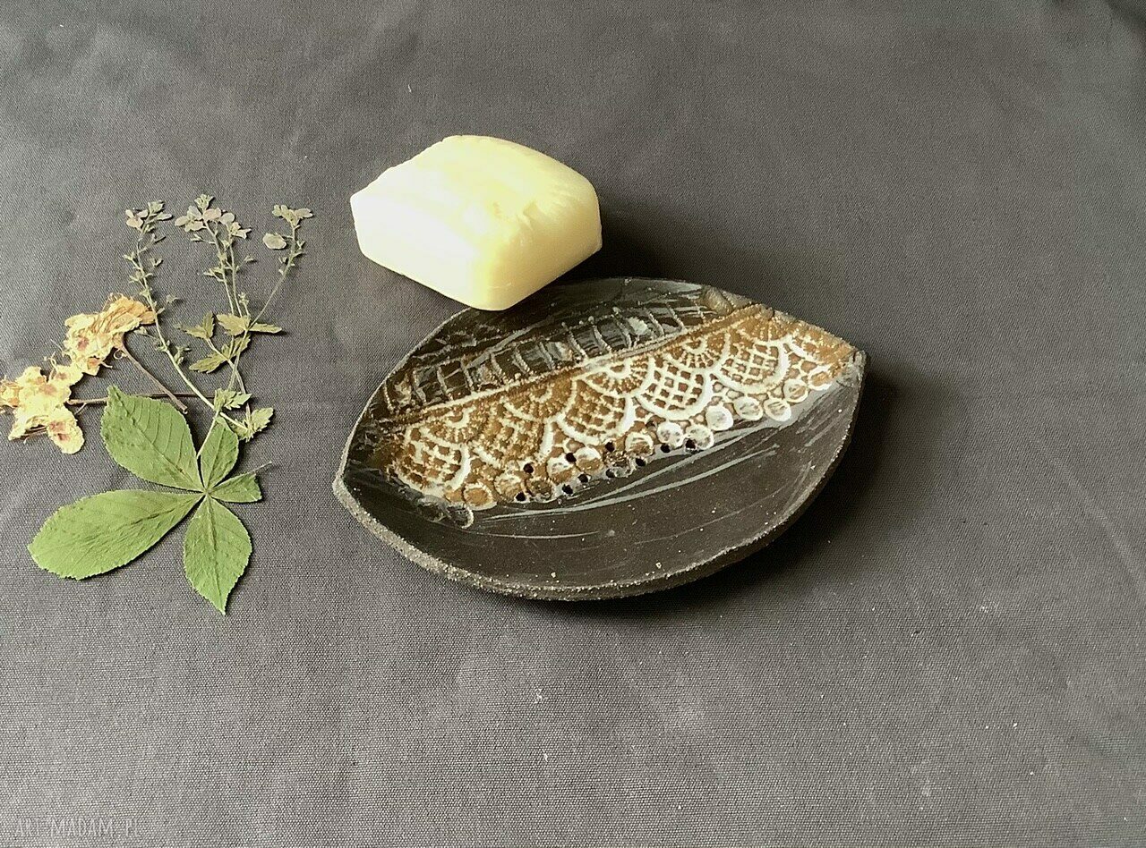 Ceramiczna mydelniczka ręcznie robiona „Koronka”