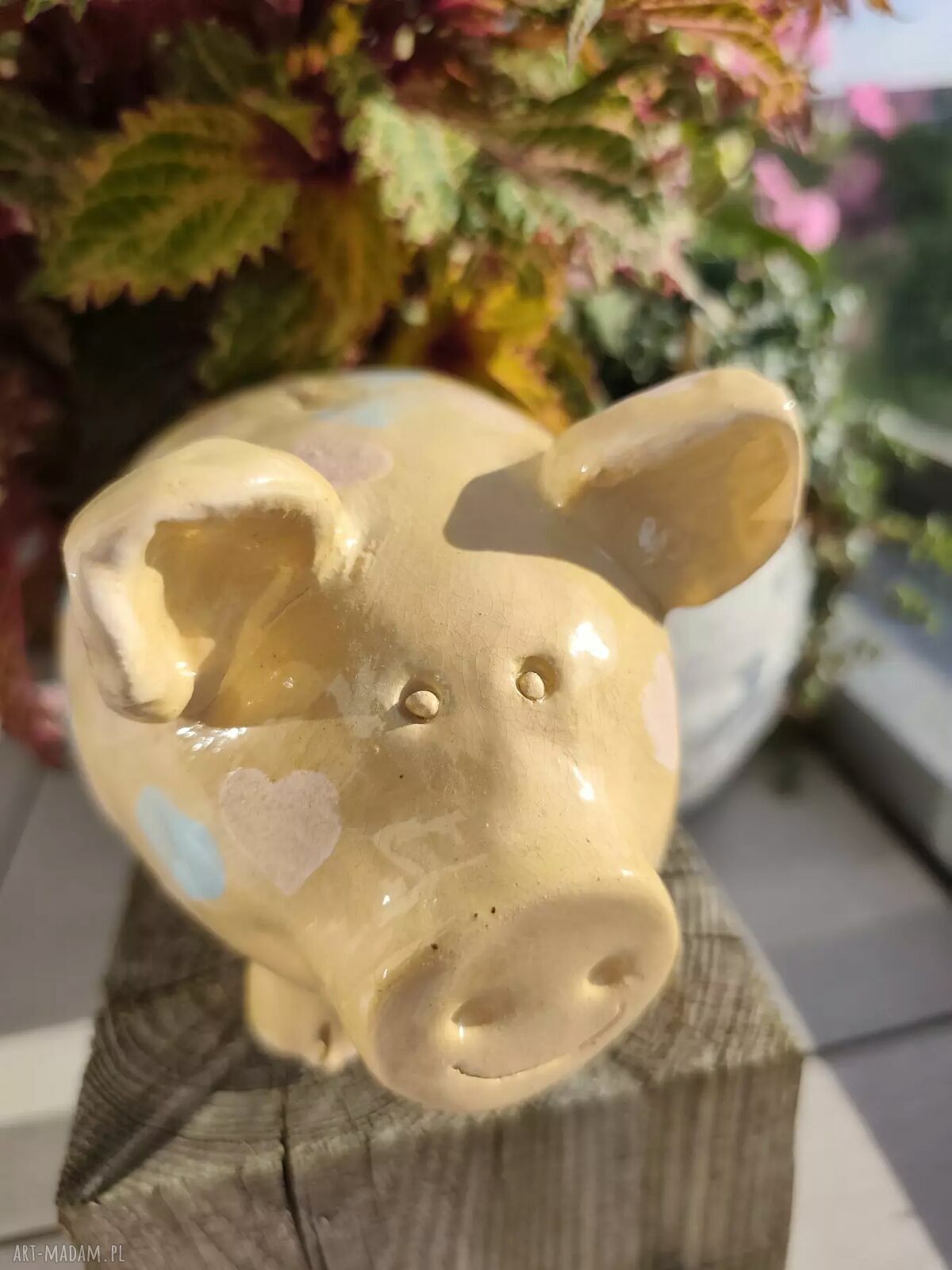 Ceramiczna skarbonka w kształcie świnki