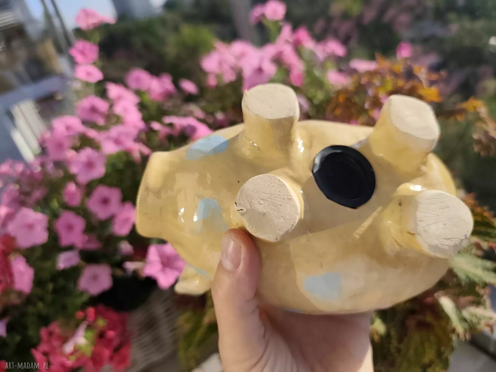 Ceramiczna skarbonka w kształcie świnki