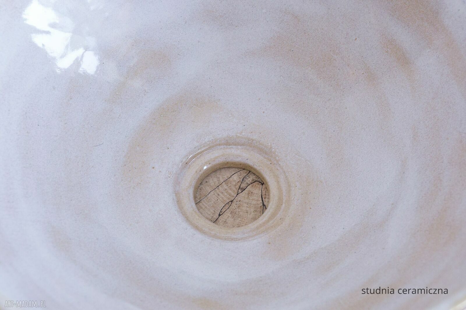Ręcznie wykonana umywalka ceramiczna nablatowa